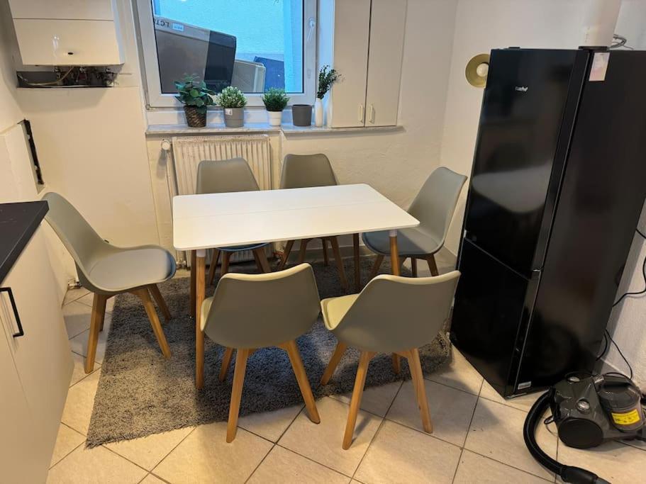 Townhouse Fuer 10 Personen Mit Garten Esslingen am Neckar Esterno foto
