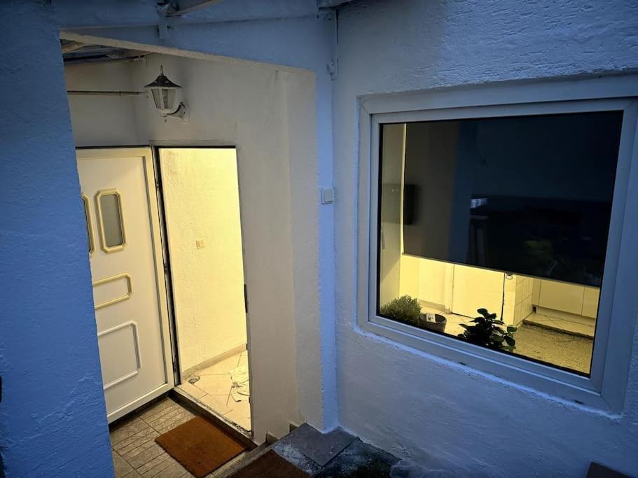 Townhouse Fuer 10 Personen Mit Garten Esslingen am Neckar Esterno foto