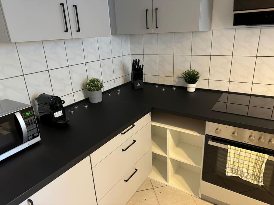 Townhouse Fuer 10 Personen Mit Garten Esslingen am Neckar Esterno foto