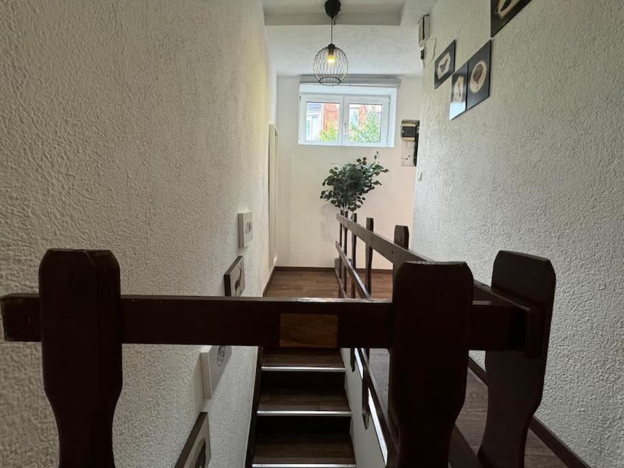 Townhouse Fuer 10 Personen Mit Garten Esslingen am Neckar Esterno foto