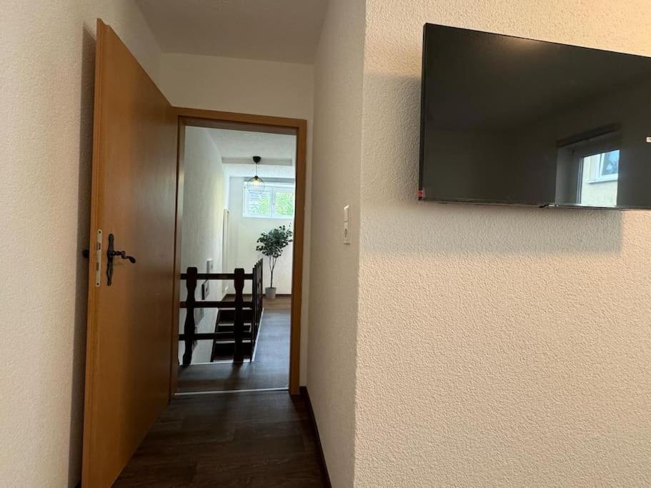 Townhouse Fuer 10 Personen Mit Garten Esslingen am Neckar Esterno foto